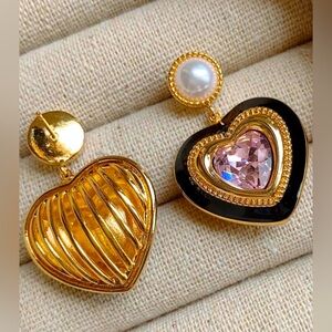 Pearl with Heart Shape Pink Stone & Black Edge Heart Shaped Earrings Rare New